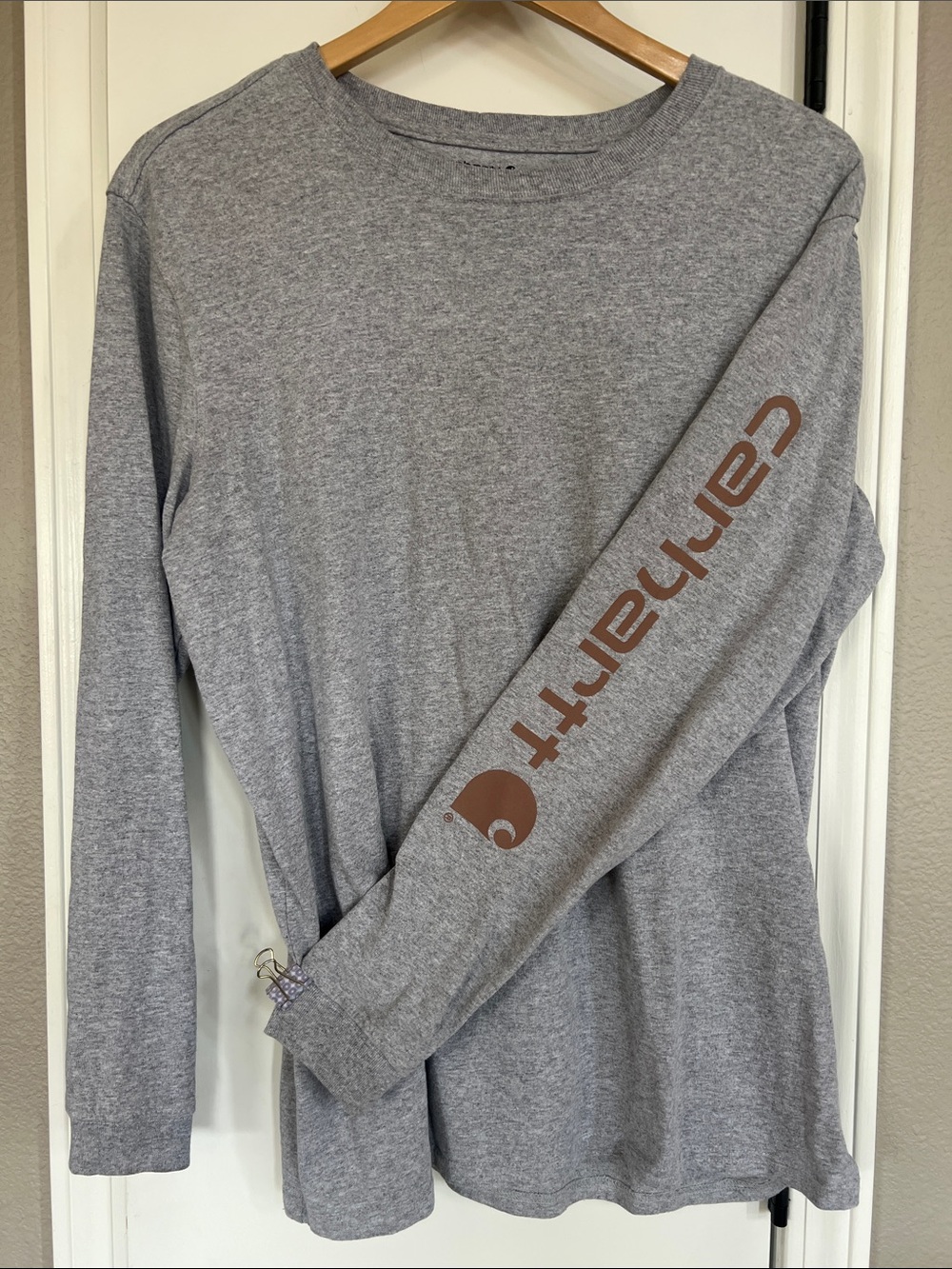 Carhartt Women’s Heather Gray Long-Sleeve Crew Shirt